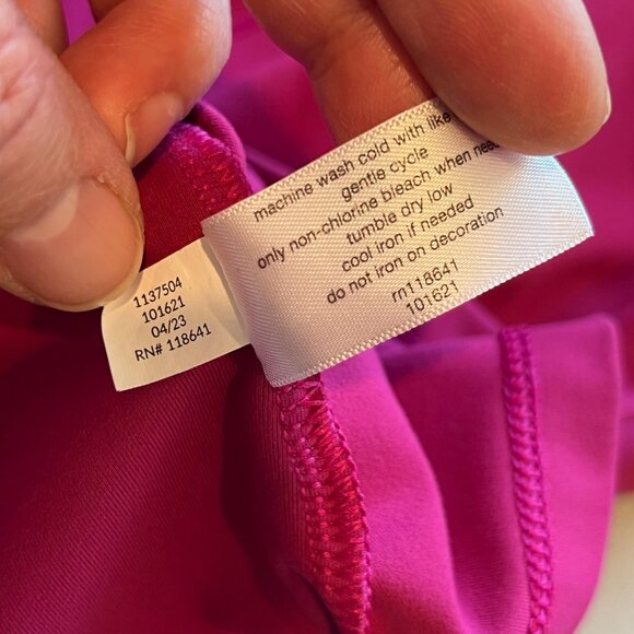 NWOT LIVI for Lane Bryant Magenta Pink Soft V-Neck Short Sleeve Tee Size 22/24 - Picture 6 of 7